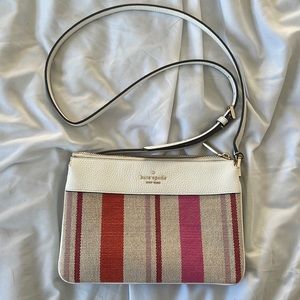 Like new summery Kate spade cross body purse